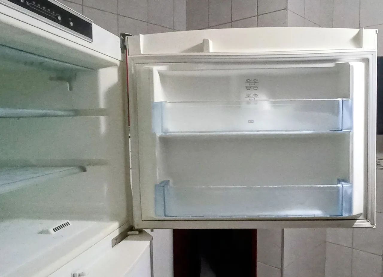 Oportunidade! Frost free BOSCH KDV47'-  Marca alemã sinônimo de  qualidade - R$ 1.100,00  - Foto 3