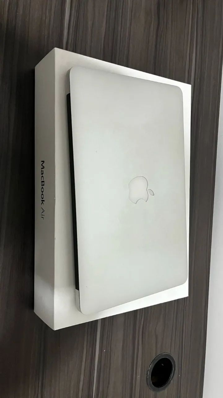 Macbook Air I5, com 8 GB Ram e 256 GB SSD, tela 11 polegadas, com carregador orginal apple - Foto 5