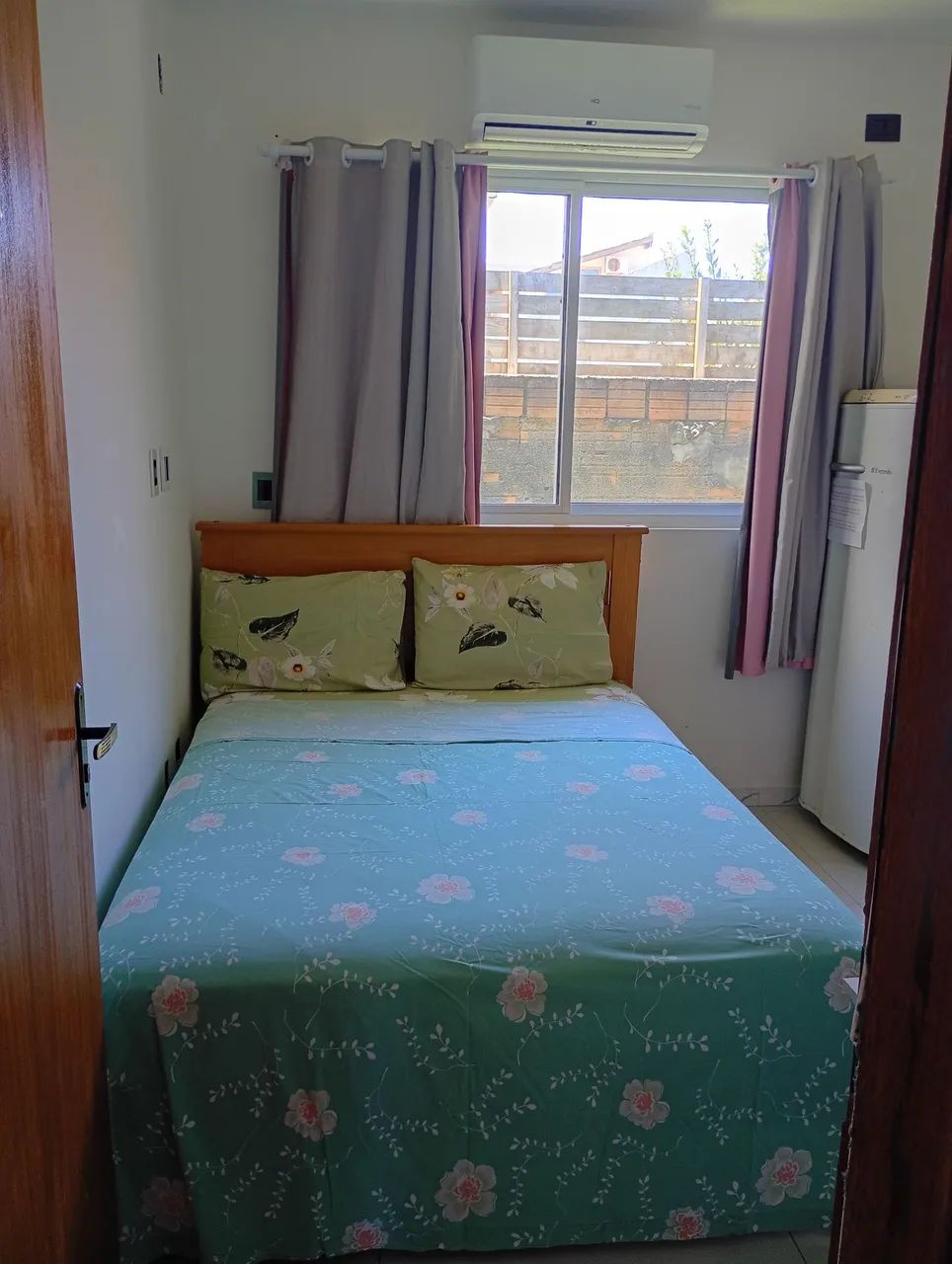 Aluga-se um quarto para moça estudante - Foto 4