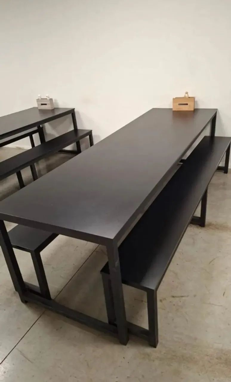 Mesa refeitório preta com metal nova 