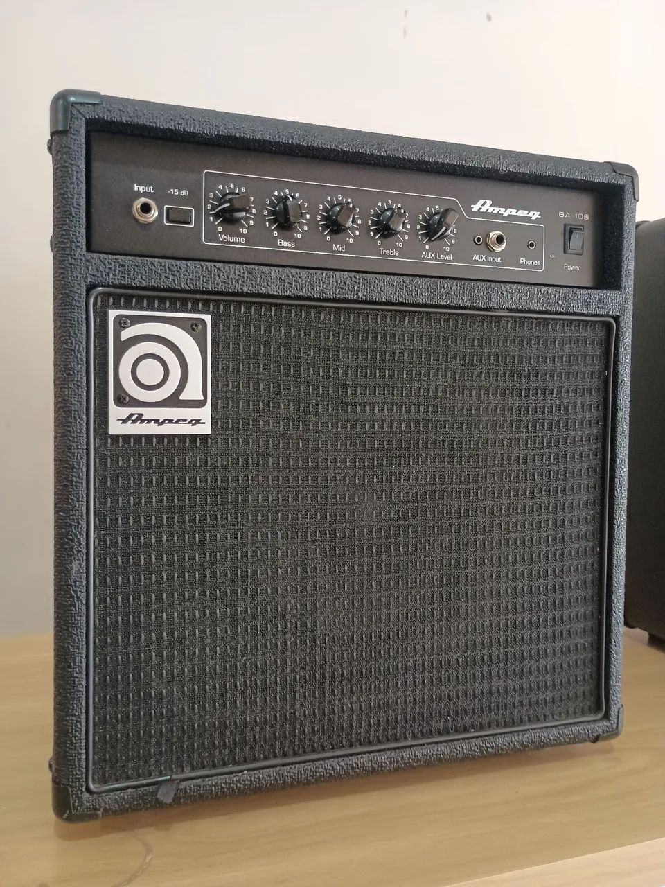 Amplificador Ampeg BA108