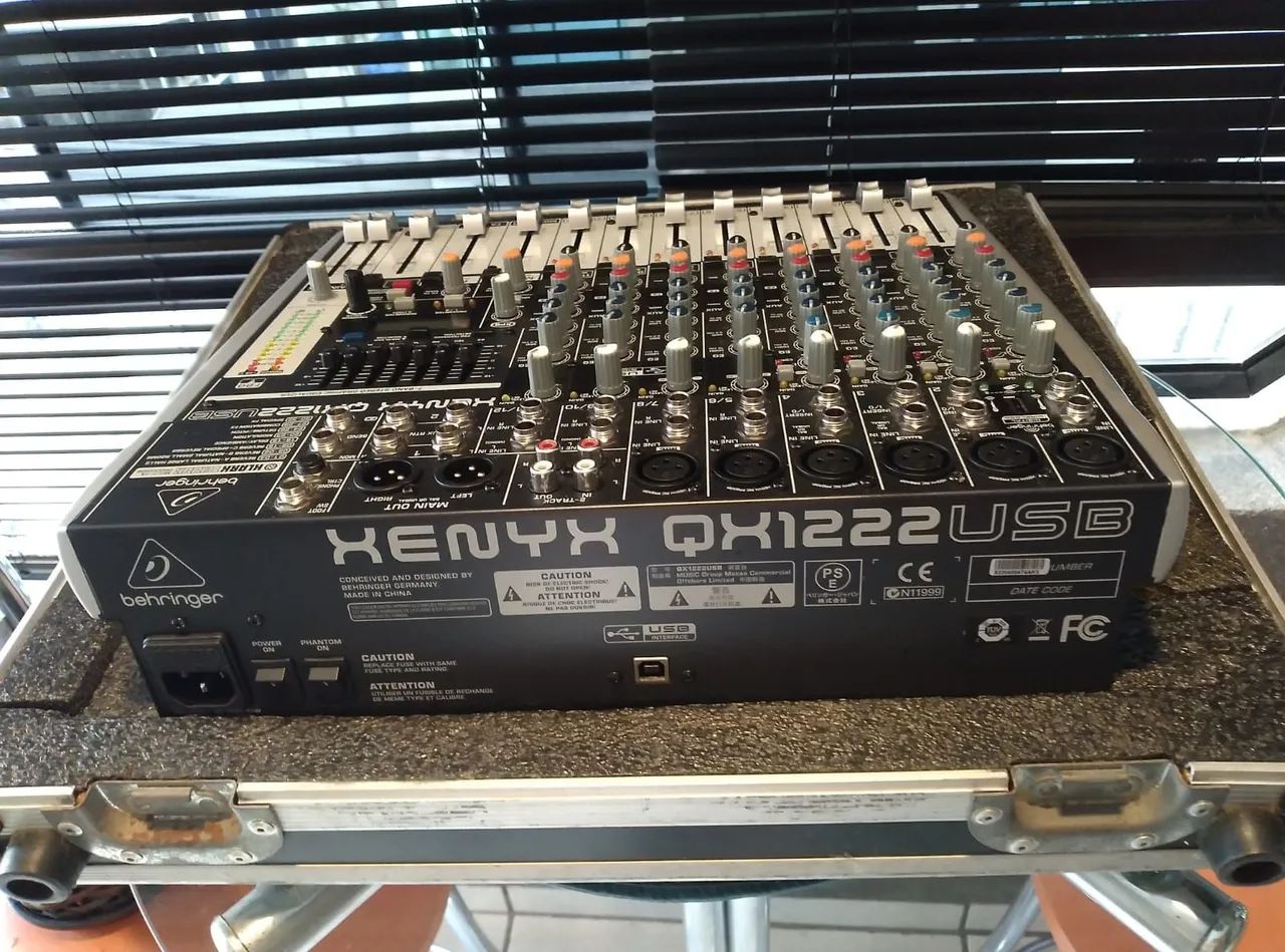 Mesa de Som Behringer QX1222USB - Foto 3