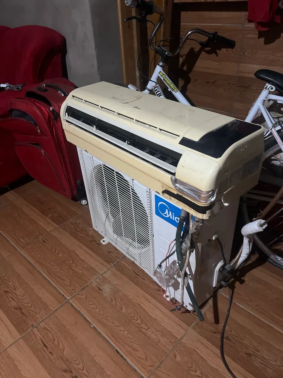 Vende-se ar-condicionado midea 12.000 Btus - Foto 2