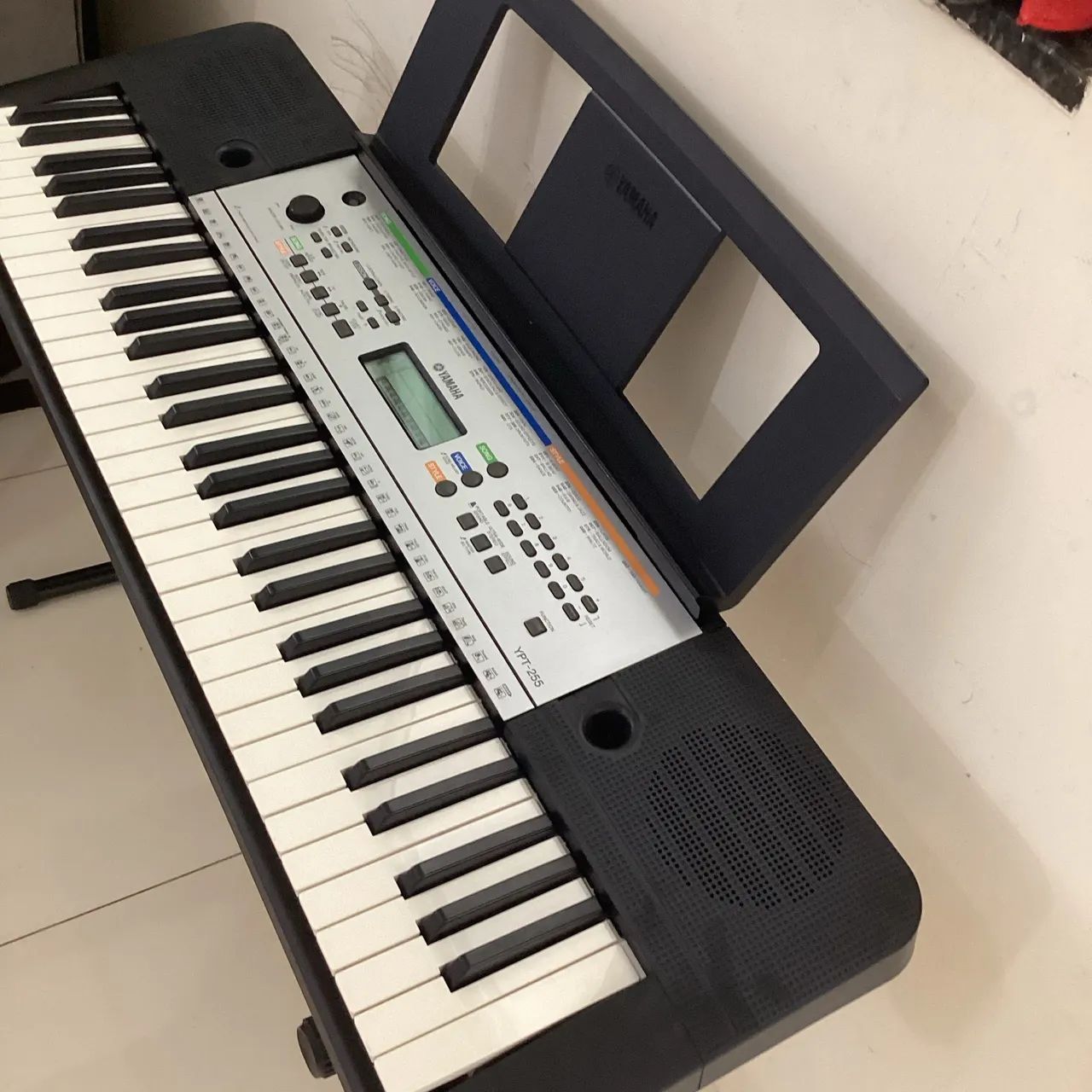 Teclado Yamaha YPT E255 (novinho) - Foto 2