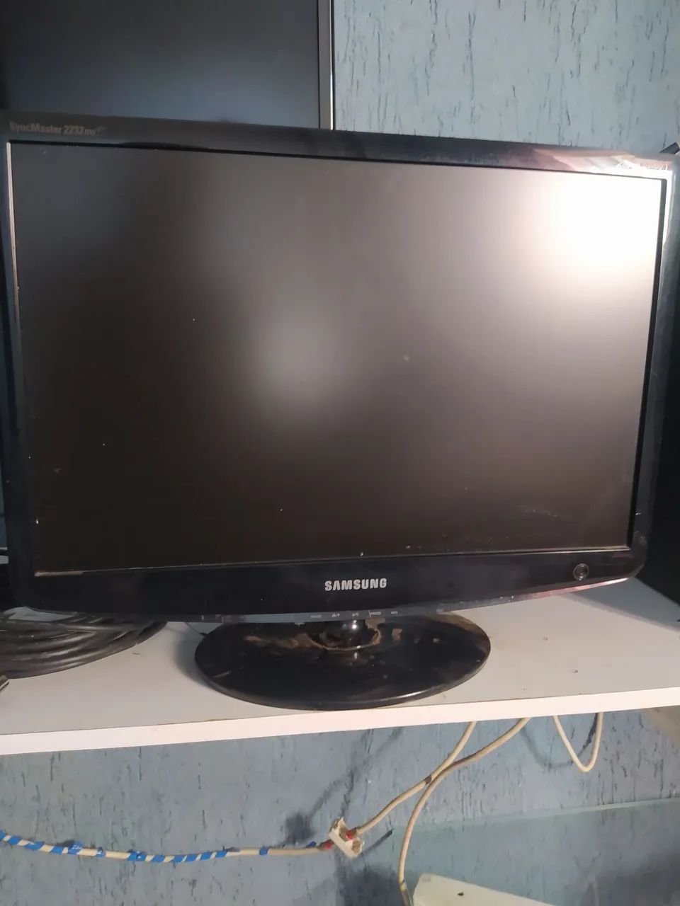 Monitor O Samsung 21,5 SyncMaster 2 plus 233BW233SW