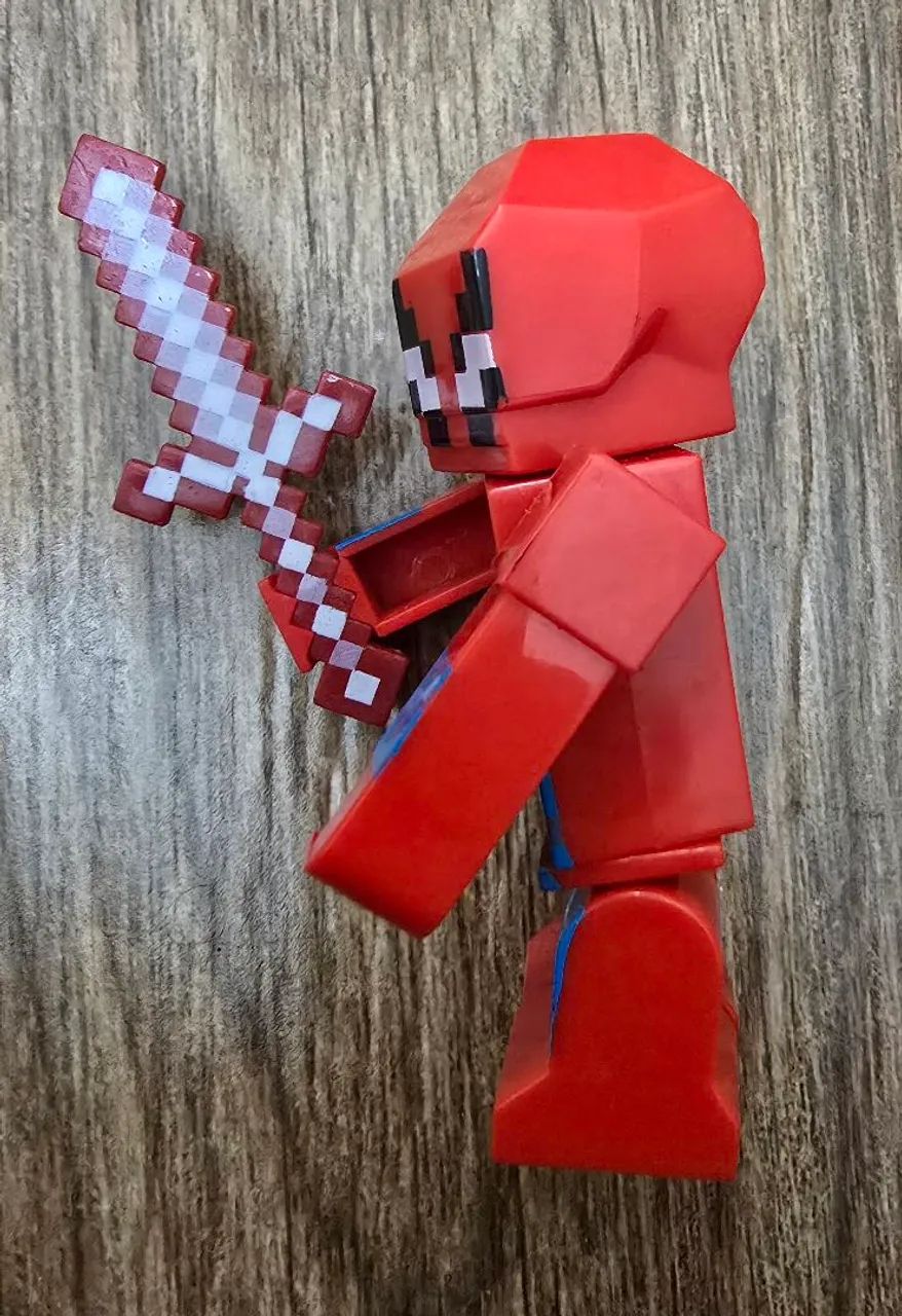Boneco Homem Aranha estilo Minecraft com espada  - Foto 3