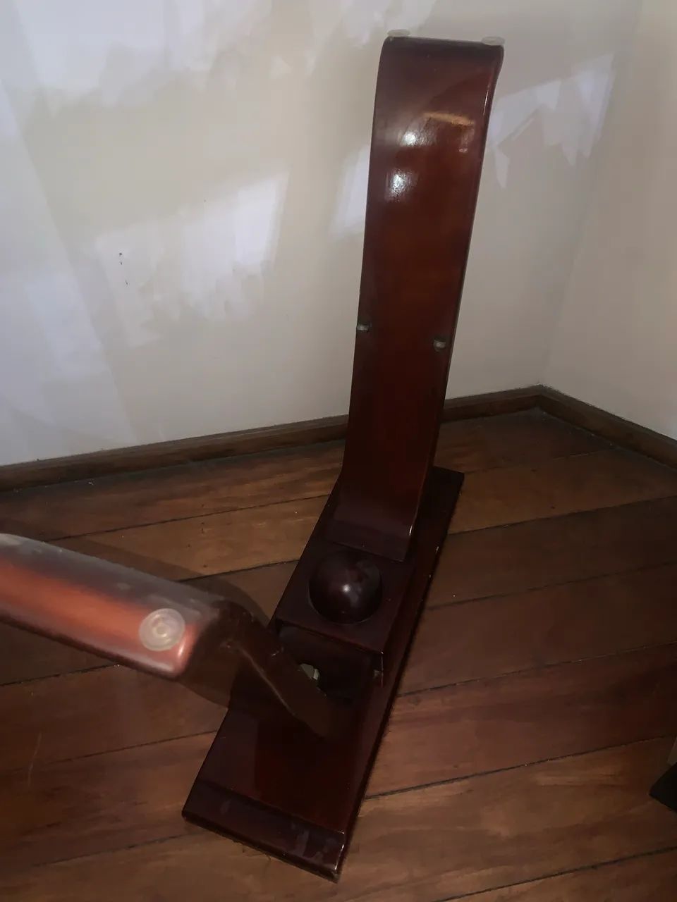 Aparador em V com Prateleira de Vidro e tampo em marmore - Foto 4