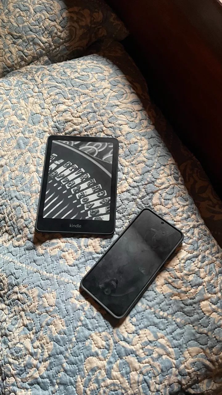 Smartphone galaxy + Kindle (mais recente) *