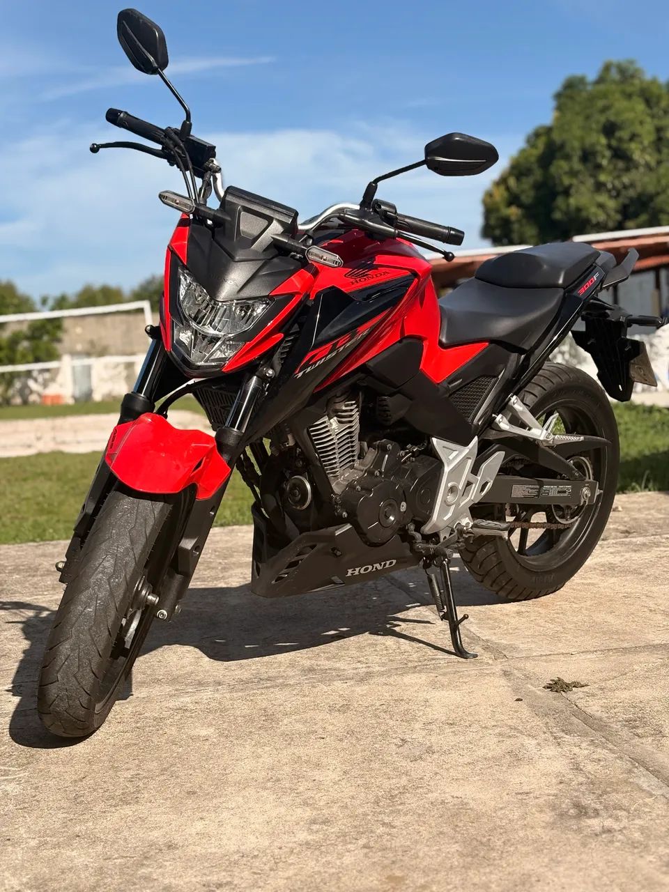 CB 300