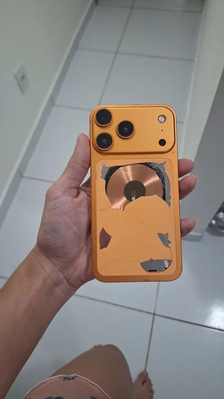Vendo IPhone Xr 256gb  transformado no 17pro - Foto 4