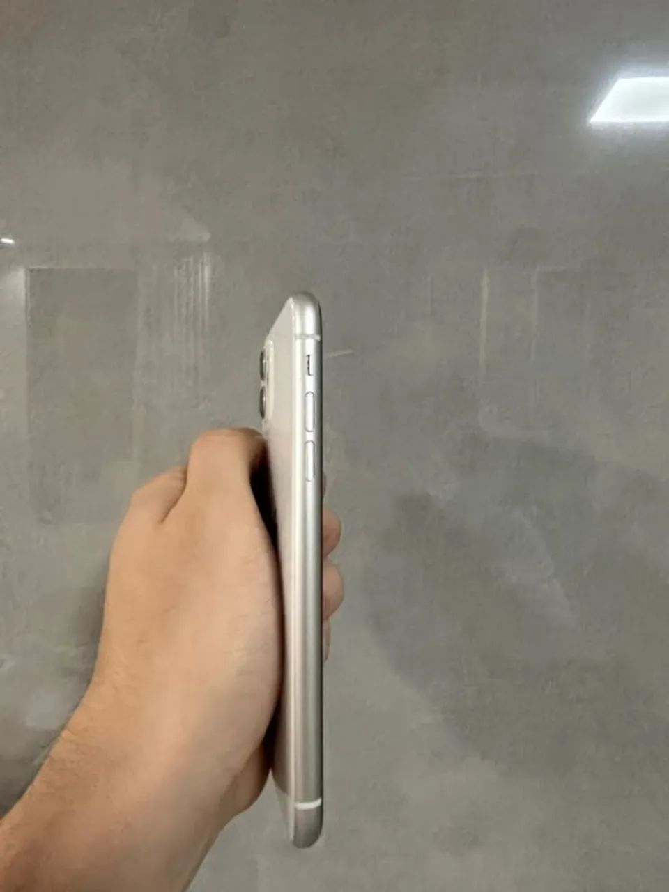 iPhone 11 64GB Todo original - Funcionando tudo em ótimo estado - Foto 4