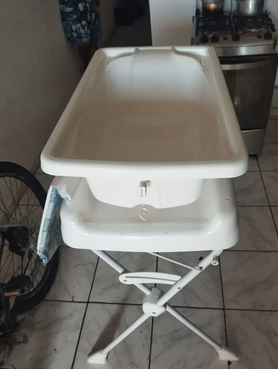 Trocado e banheira de bebe 