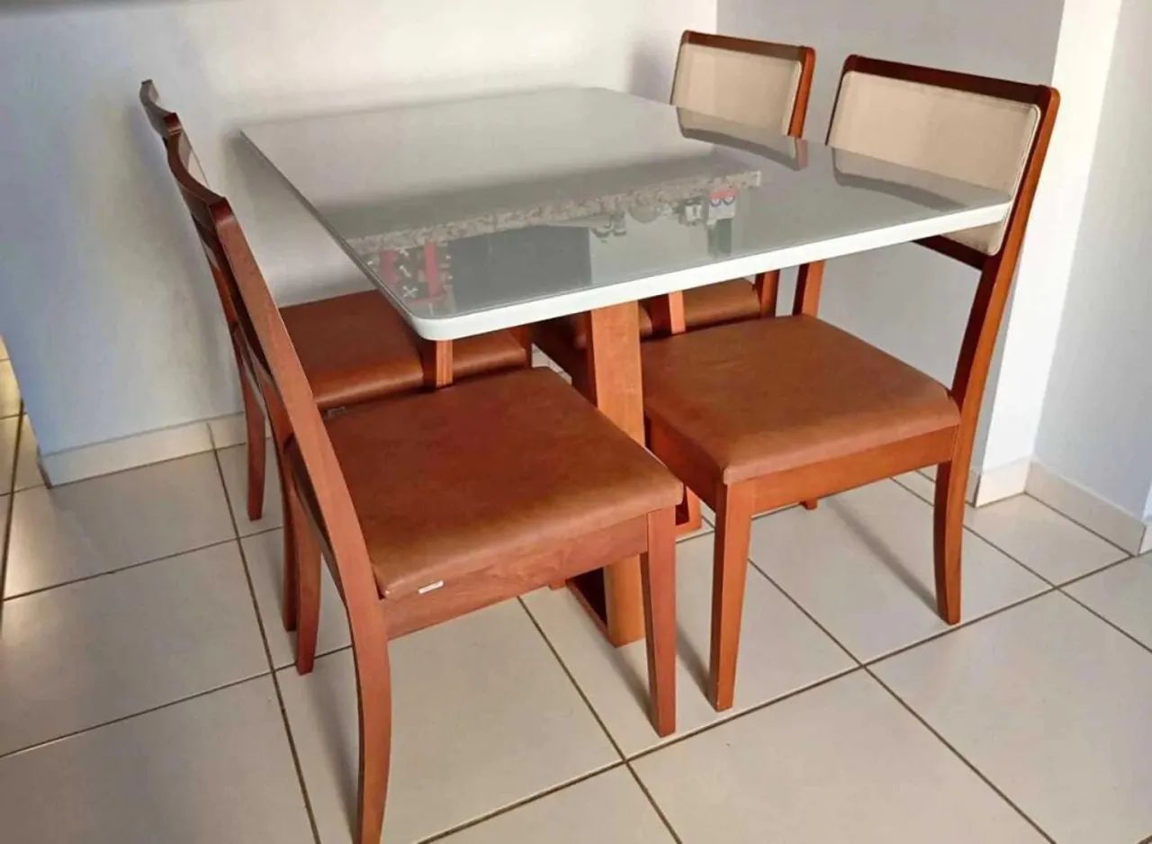 MESA DE JANTAR 120x80 COM 4 CADEIRAS 