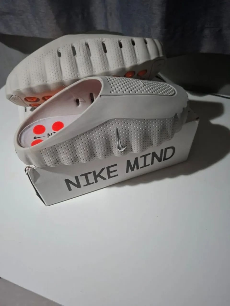 Nike MIND 001