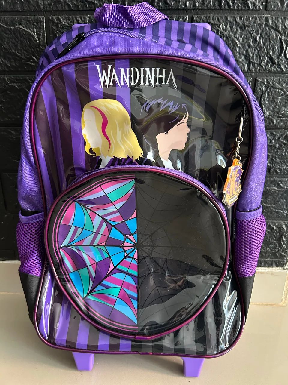 Mochila Wandinha 