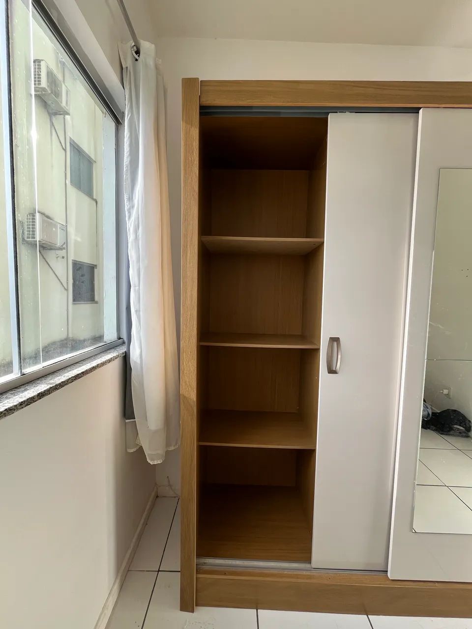 Vende-se Guarda Roupa 