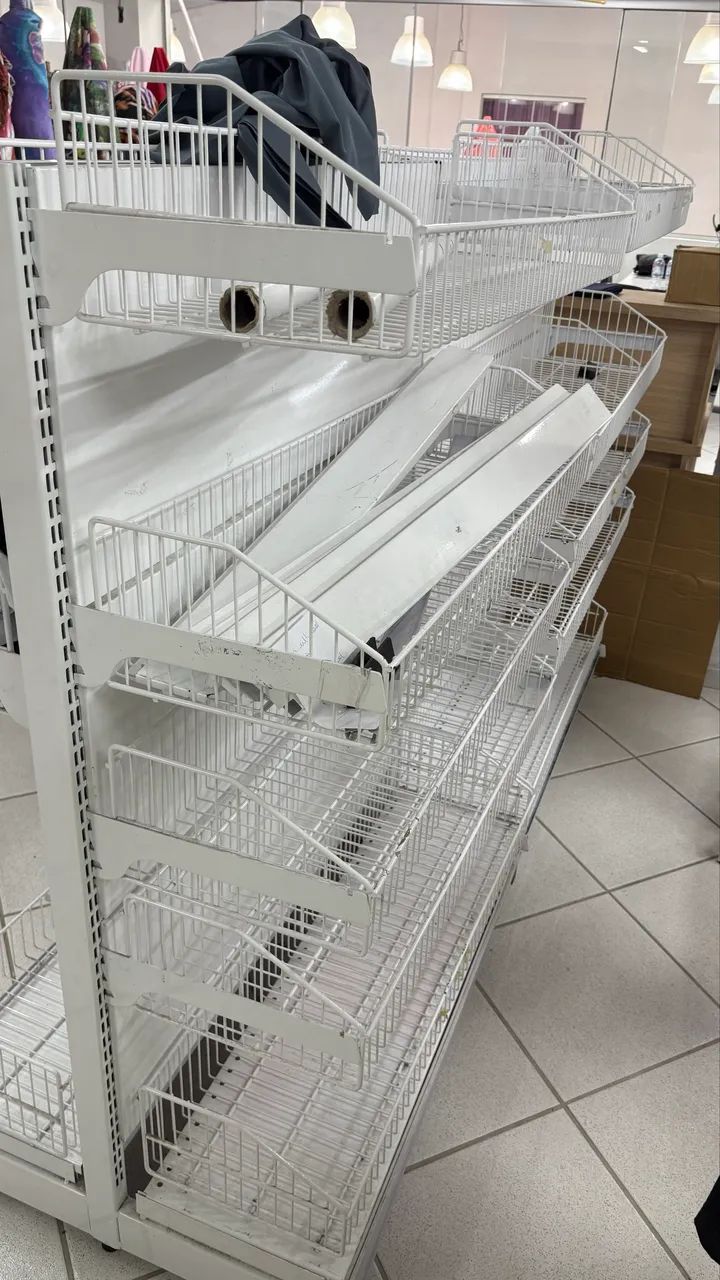 Gôndola Dupla com Cestos Aramados Ferro Branco - Foto 3