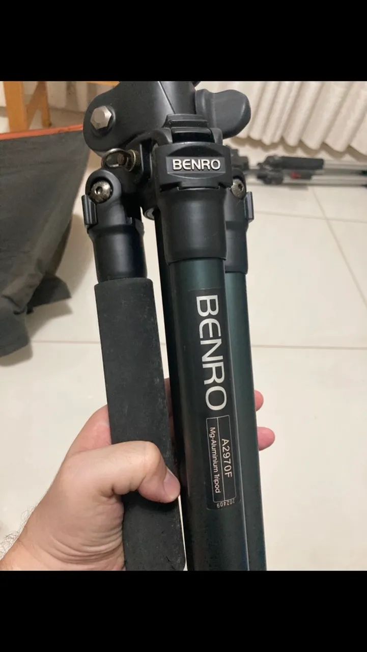 Tripé Benro cabeça Manfrotto - Foto 3