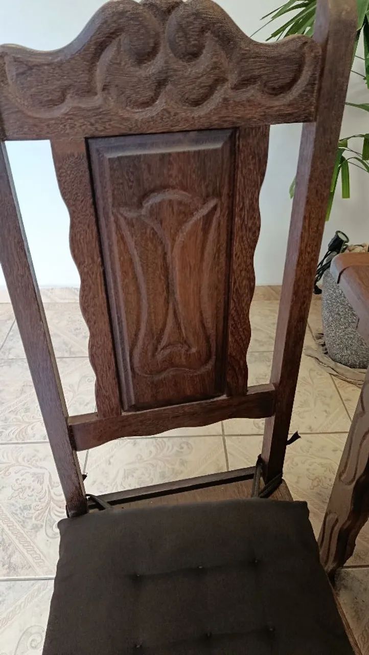 Mesa de sucupira com 6 cadeiras - Foto 4