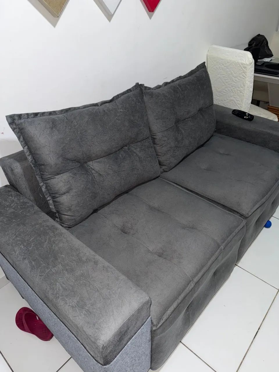 Sofá na cor cinza chumbo 1 mês de uso