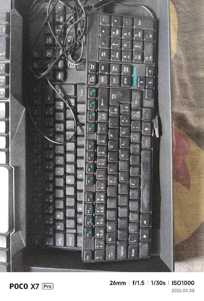 Vendo 4 teclados para Pc sendo 3 com fio e um bluetooth - Foto 2