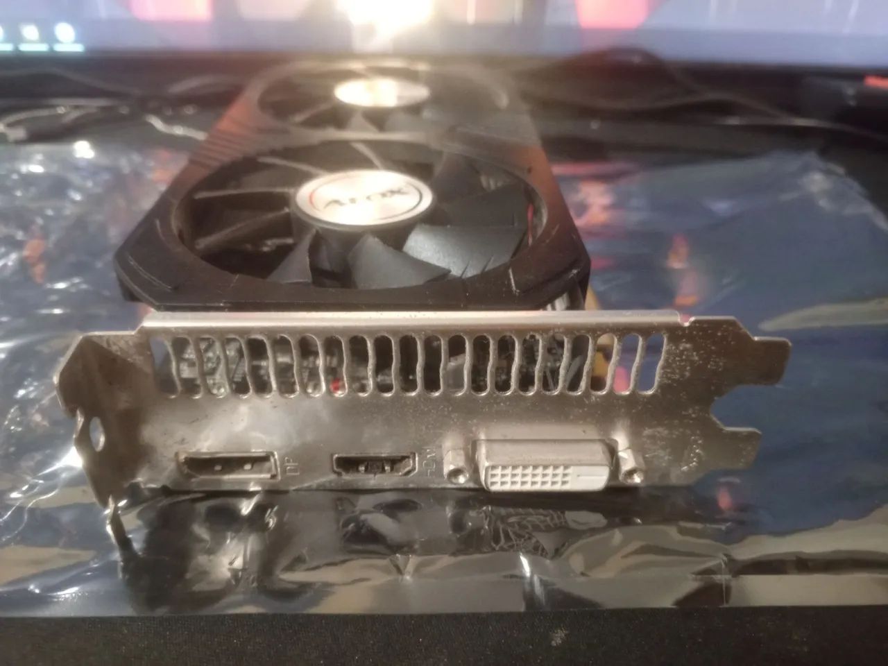 RX550 4GB - Foto 2