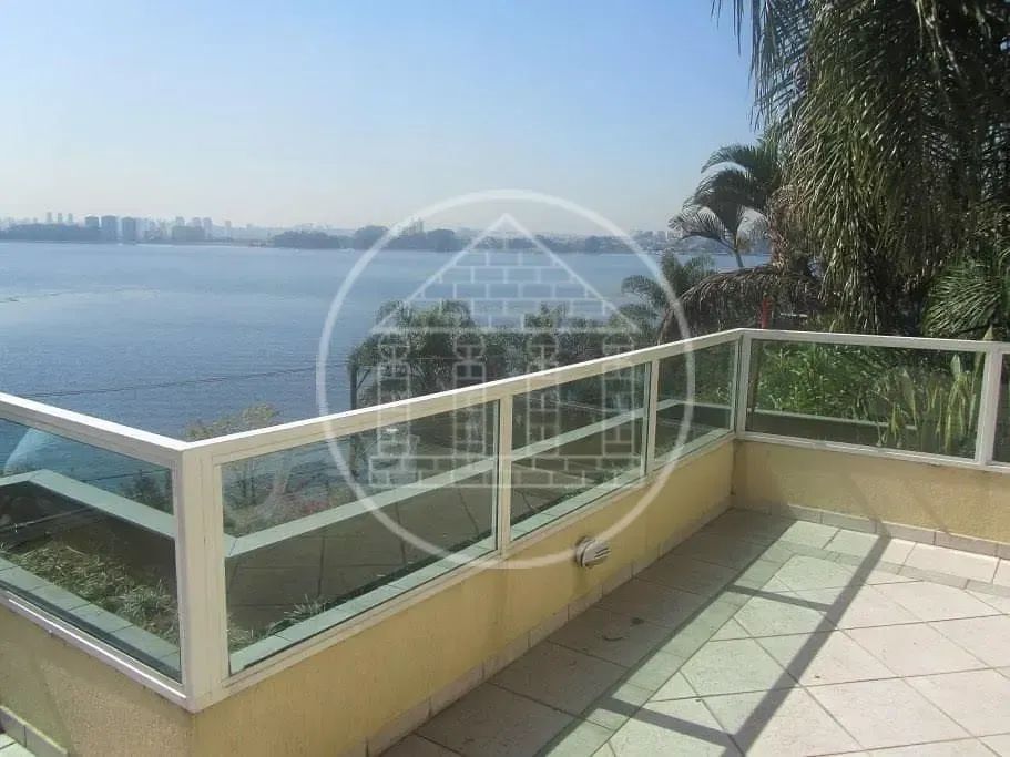 Sobrado com 5 quartos para alugar na Praia da Lagoa