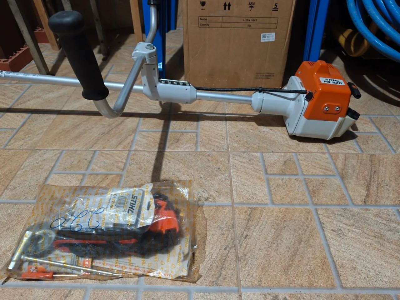 Roçadeira FS 220 NOVA !