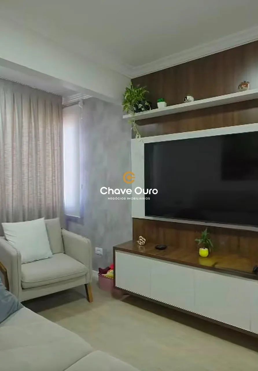 Apartamento Semimobiliado de 3 Quartos (1 Suíte) no Centro