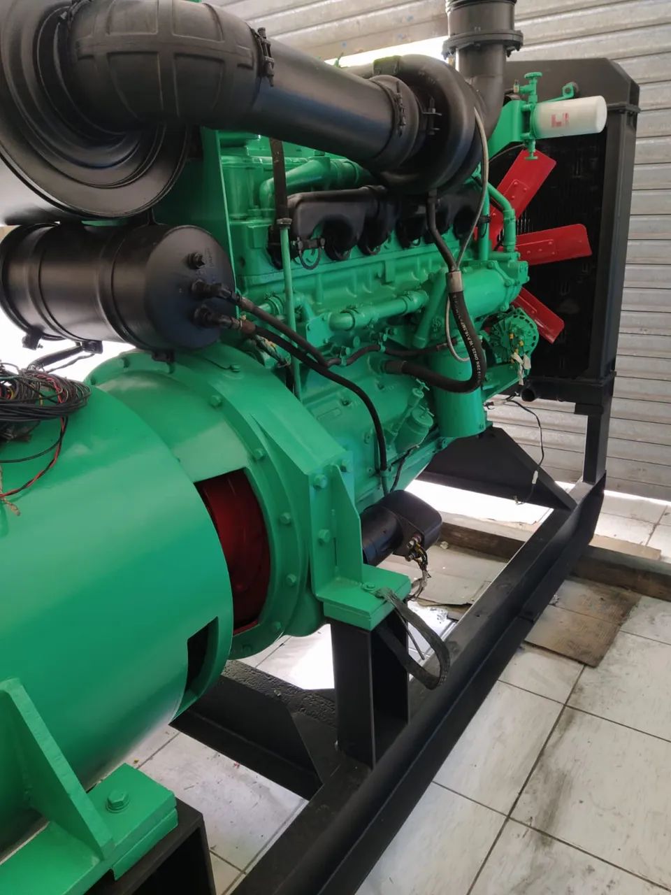 Gerador 330KVA aberto motor Cummins - Foto 2