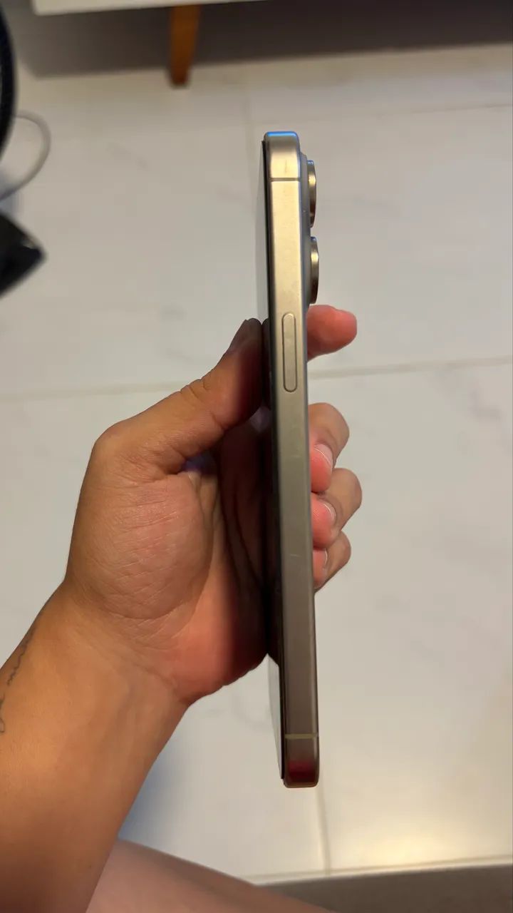 iPhone 15 Pro Max 256GB - Foto 2