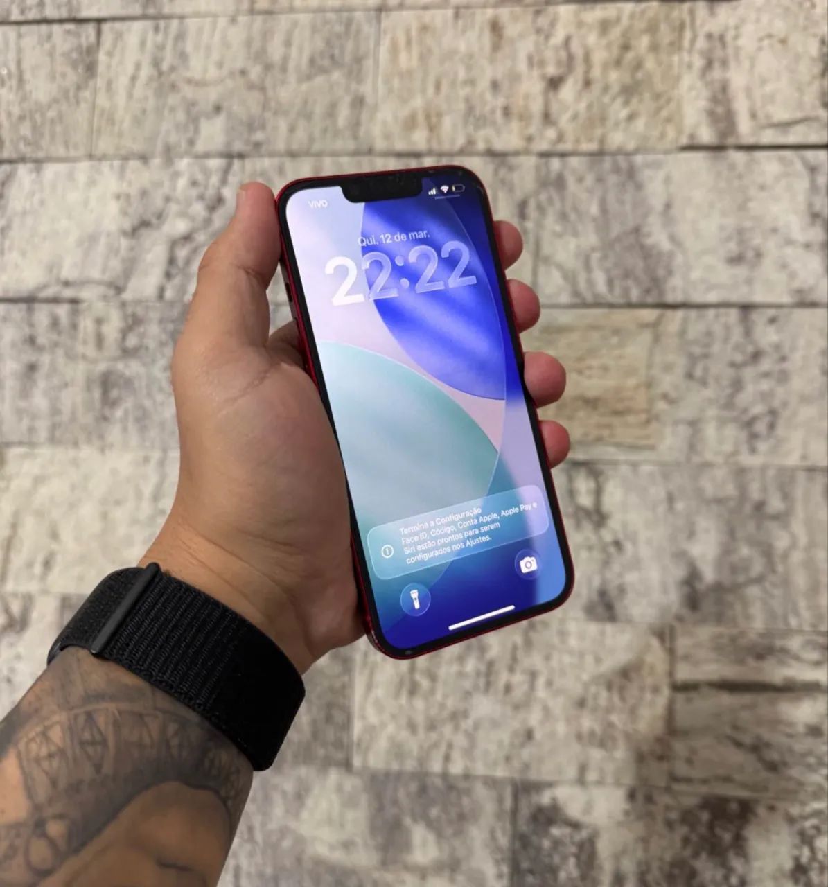 iPhone 13 128gb vermelho com caixa - Foto 2