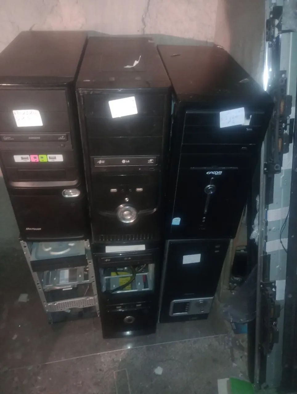 Lot of CPUs with 1st*, 2nd*, and 3rd*-generation processors445600698341140481