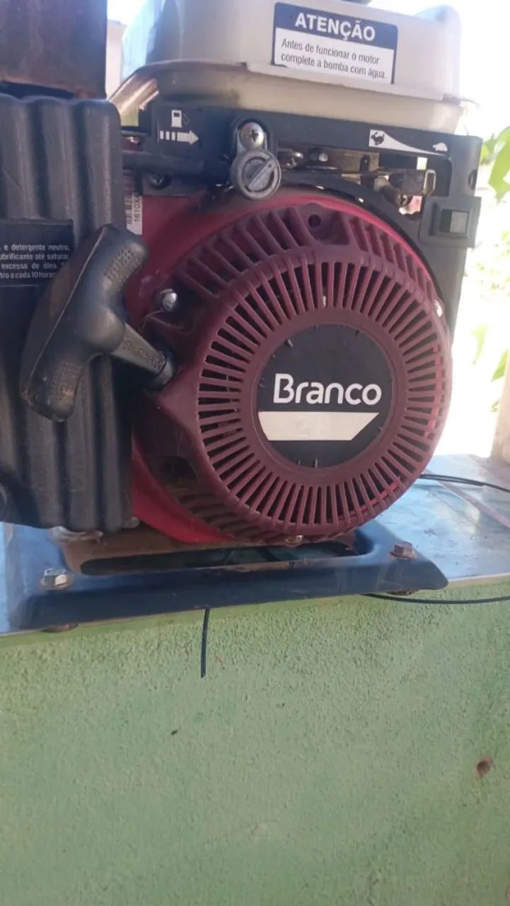 Vende se motobomba a gasolina top de mais  - Foto 2