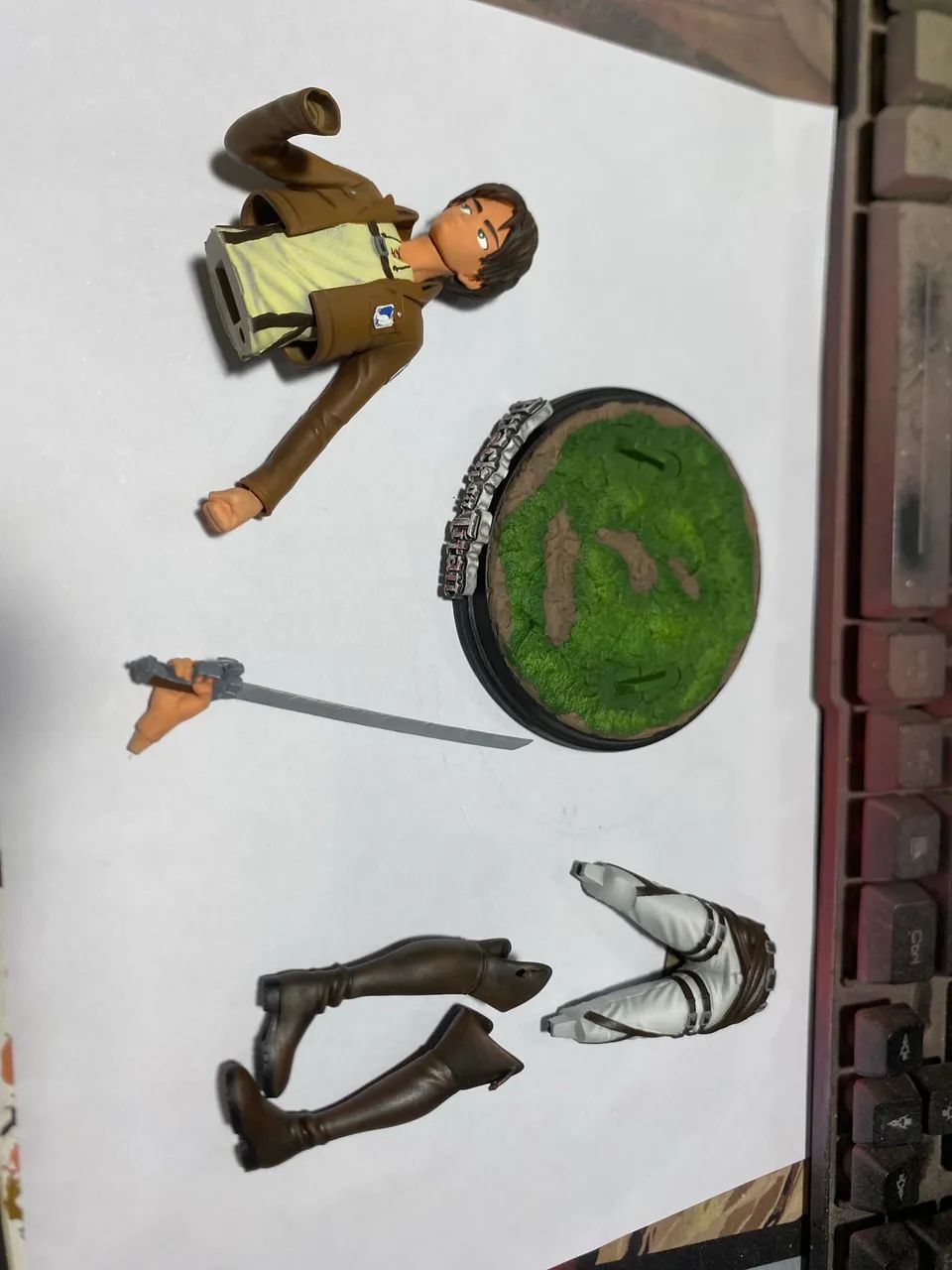 Action Figure Eren Shingeki no Kyojin Anime - Foto 3
