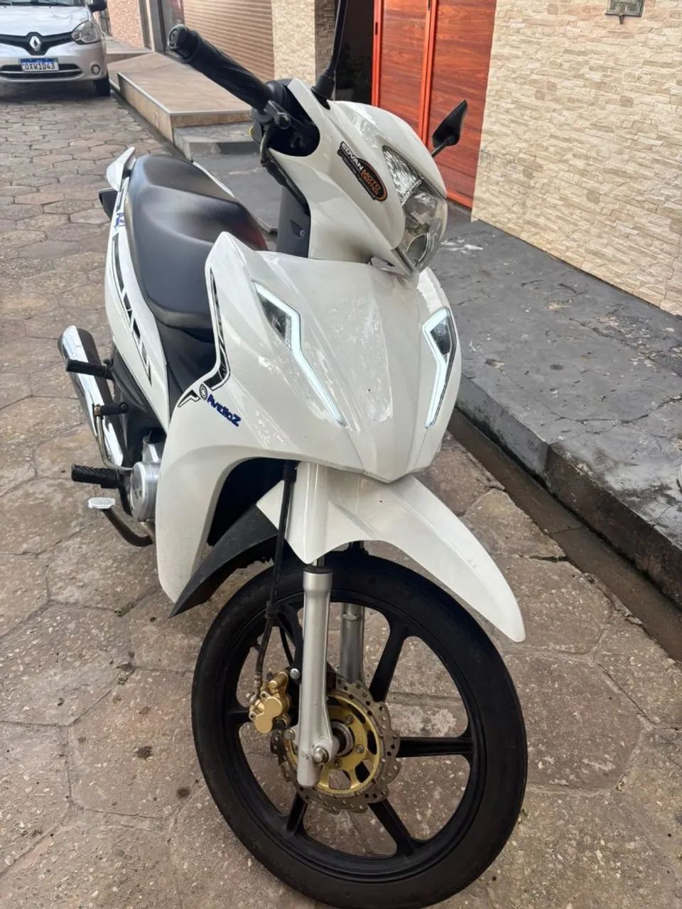 AVELOZ AZ1 90CC