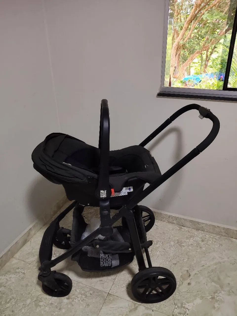 Carrinho de Bebê com Bebê conforto - Foto 4