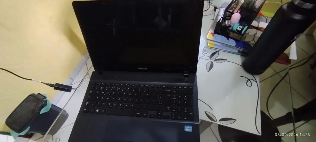 Notebook Samsung Core i3 com Windows 10 e carregador - Foto 2