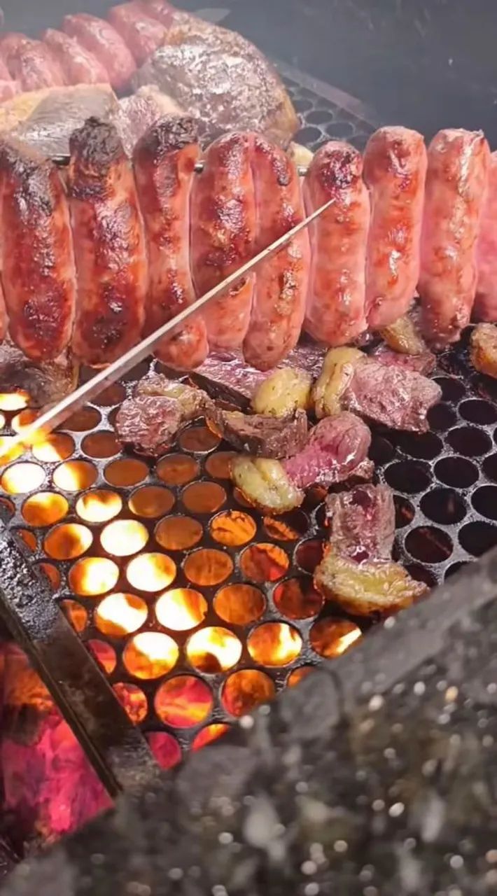 Churrasco Em Domicílio e Buffet <br>Buffet completo com churrasqueiro profissional! - Foto 5