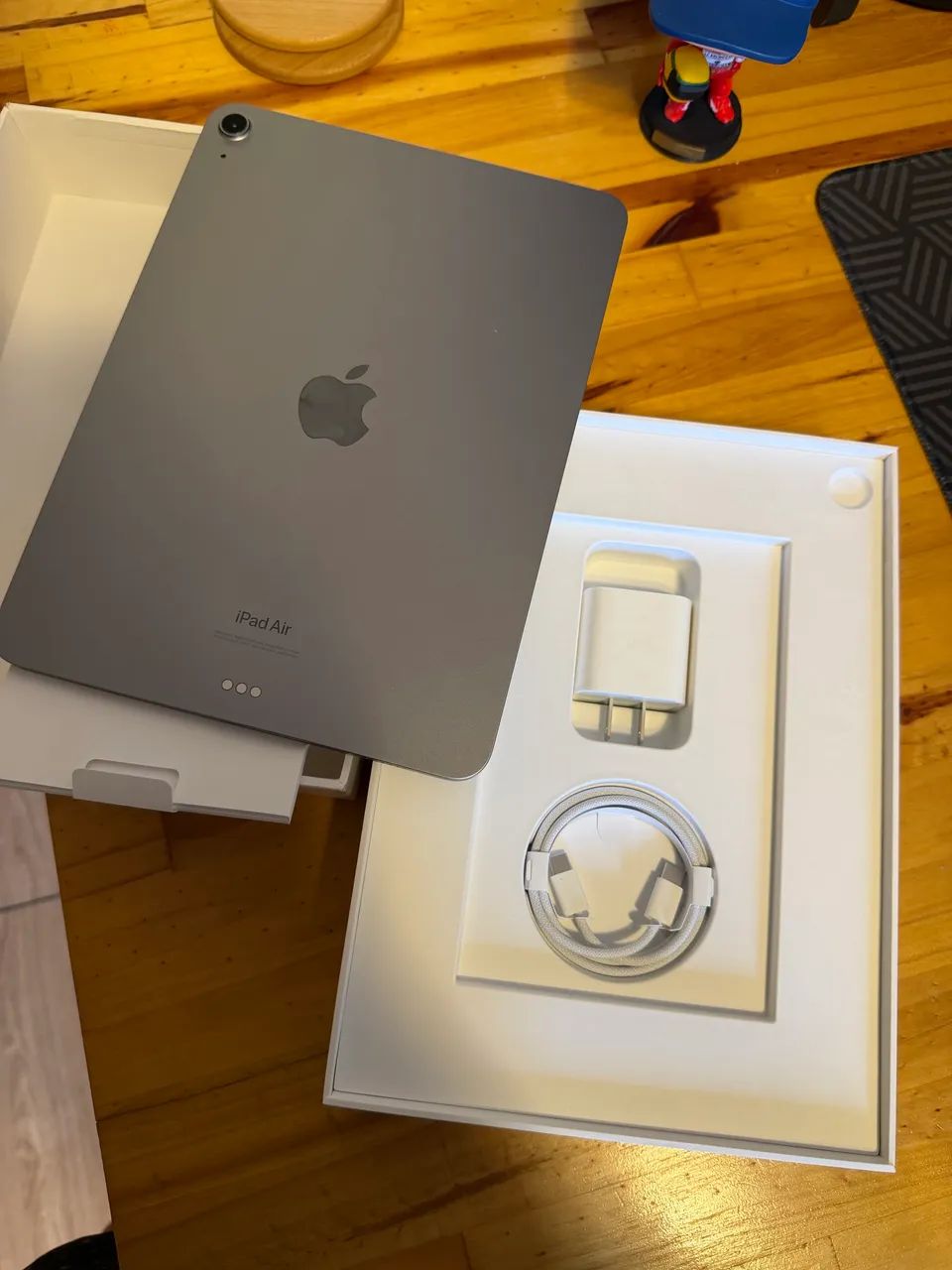 iPad Air M2 128gb na garantia 08/26 + capa + Apple Pencil Pro