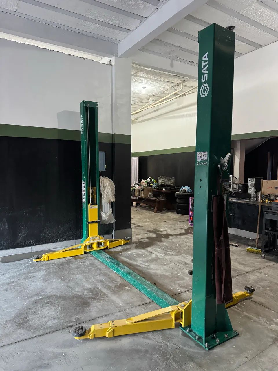 Elevador hidráulico Sata 4T 2 colunas
