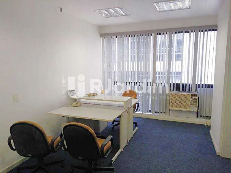 Sala Comercial | 30m² | Portaria 24 Horas | Centro - Foto 2