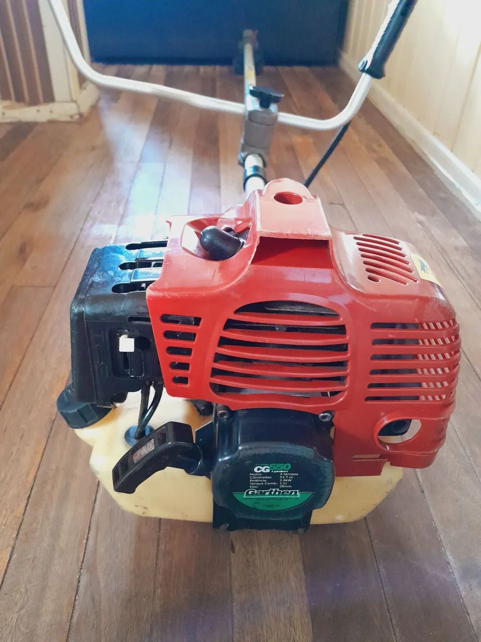 Vendo máquina de cortar grama  ou troco pro play 2 com controles ou por bike aro 29 - Foto 4