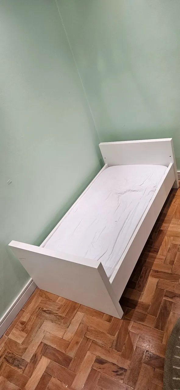 Berço em ótimo  estado,  vira cama e vem com o colchão.  - Foto 3