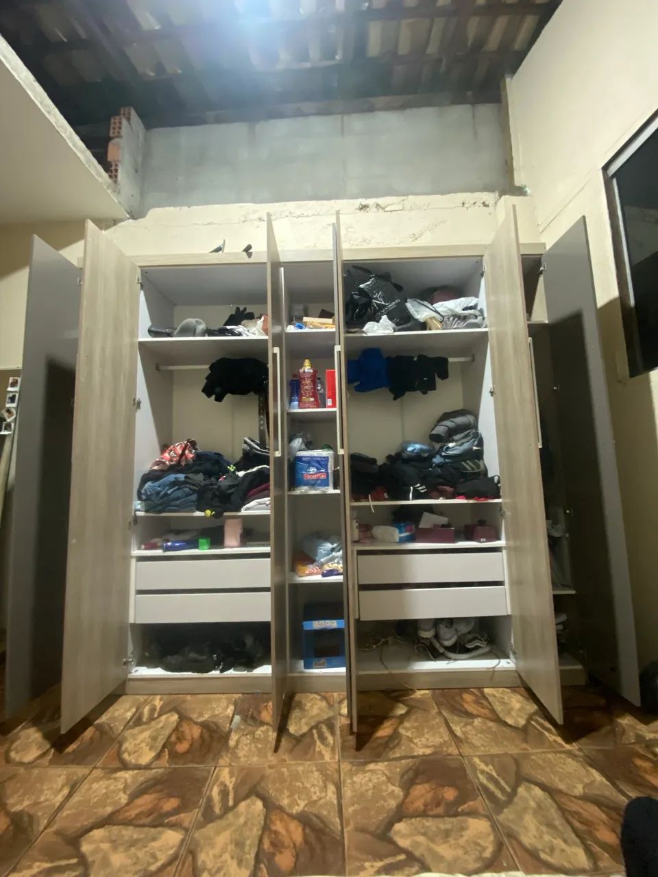Guarda roupa de 6 portas  - Foto 4