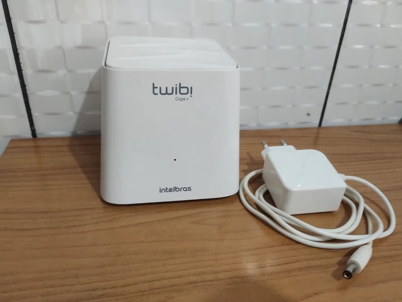 Roteador Twibi Giga + Intelbras