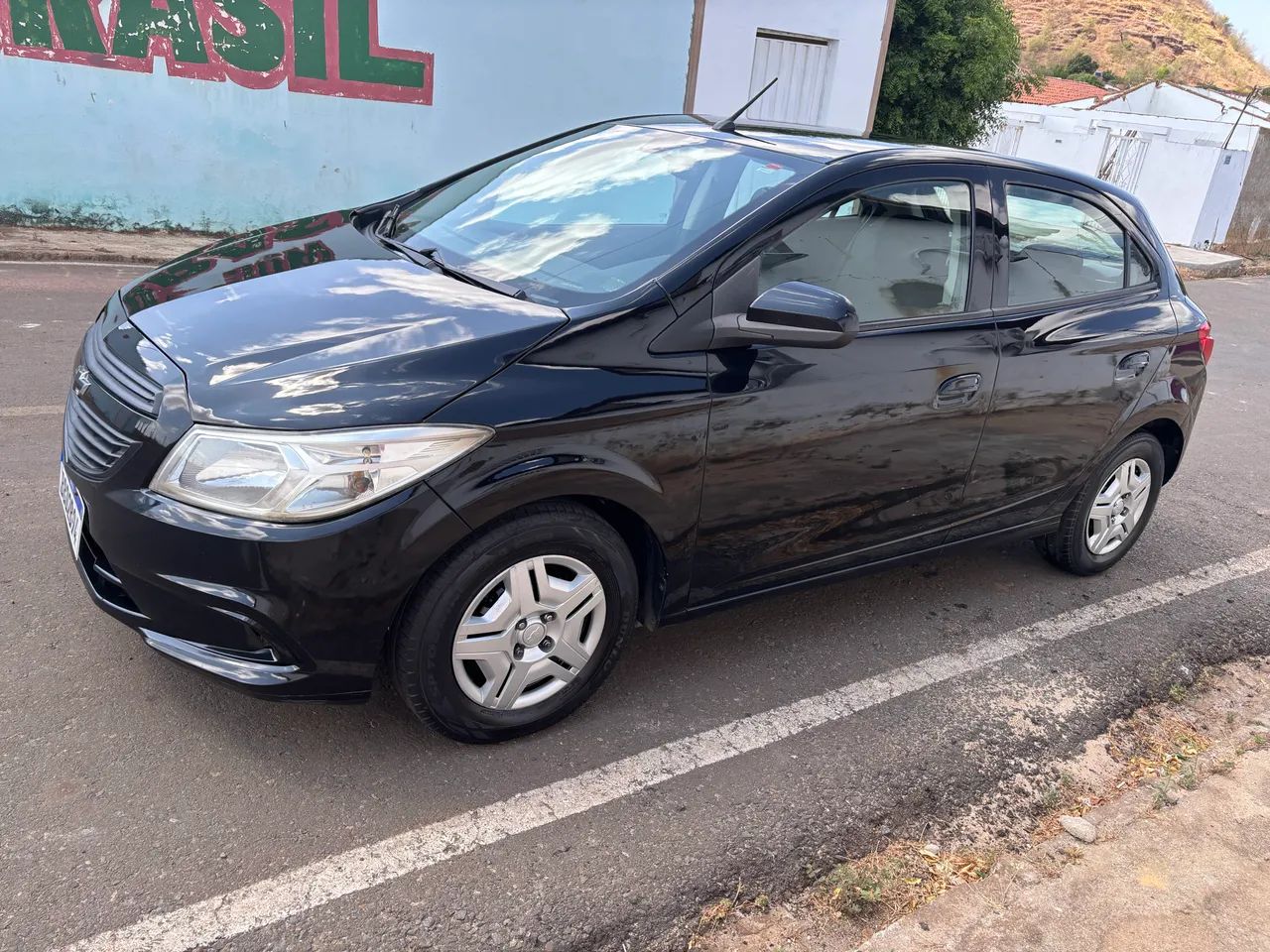 Chevrolet Onix JOY Hatch 1.0 8V Flex Mec. 4P 2017 - Foto 3