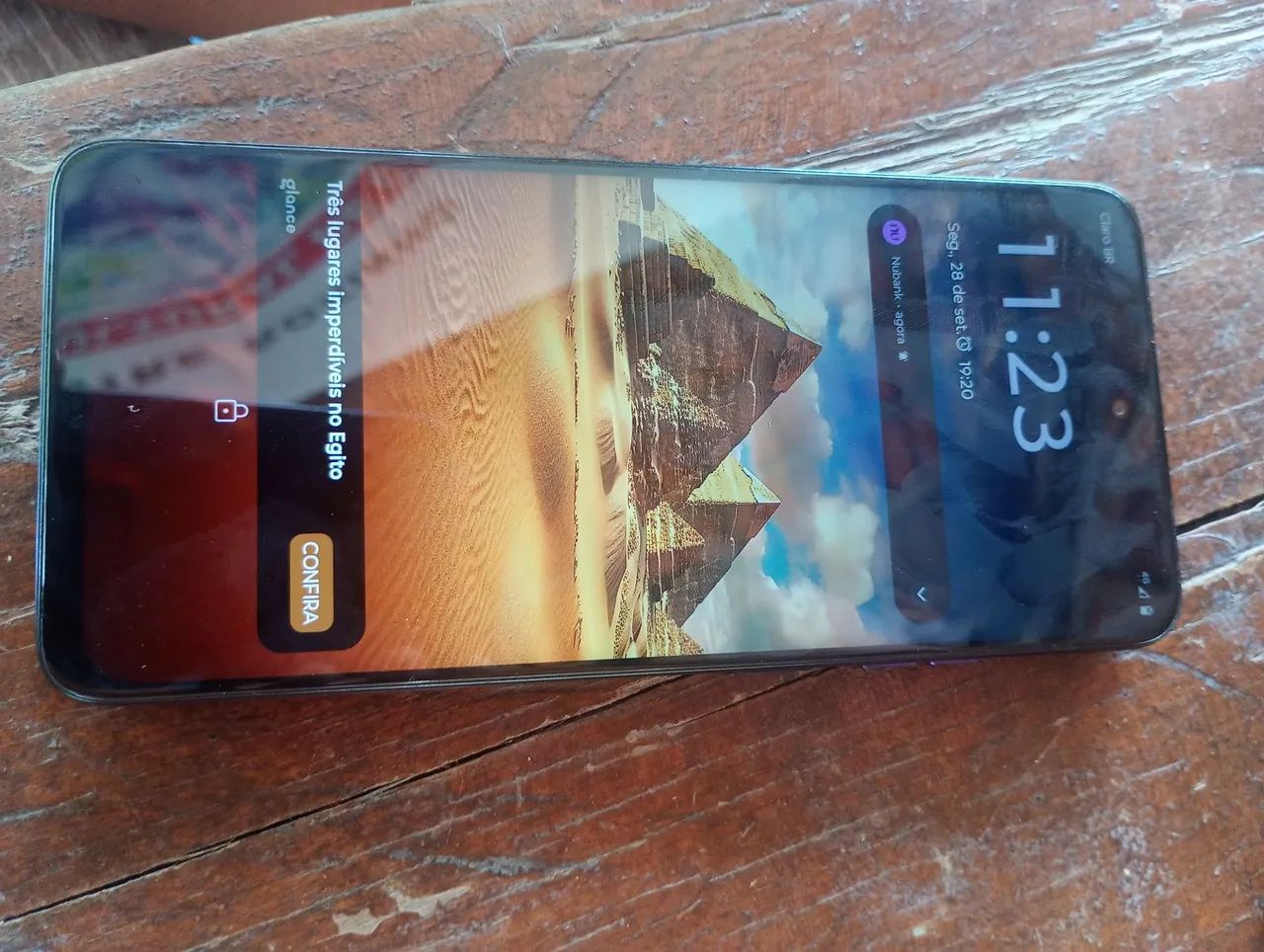 Celular apenas 3 semanas de uso 