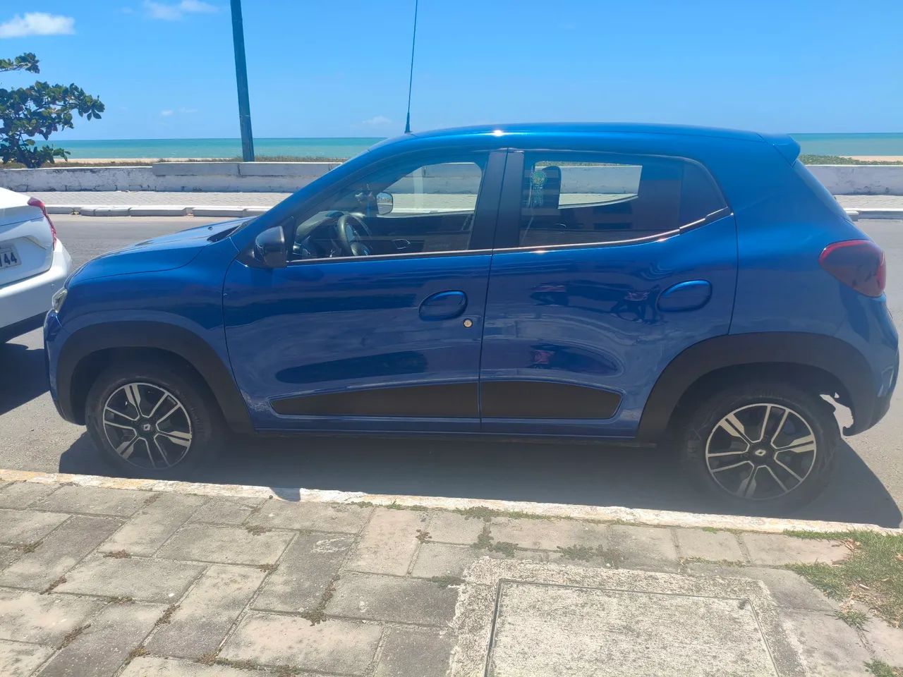 Renault Kwid INTENSE 1.0 FLEX 12V 5P MEC. 2023