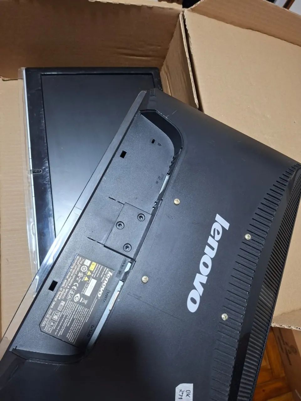 Monitores 19,5" - Lenovo e LG - Foto 5